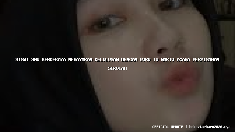 siswi smu berkebaya merayakan kelulusan dengan guru tu waktu acara perpisahan sekolah siswi smu berkebaya merayakan kelulusan dengan guru tu waktu acara perpisahan sekolah